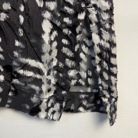 Chico's Women ButtonUp Long Sleeve Velvet Burnout Silk Shirt Sz 2 = USL/12 Party - Picture 5 of 15